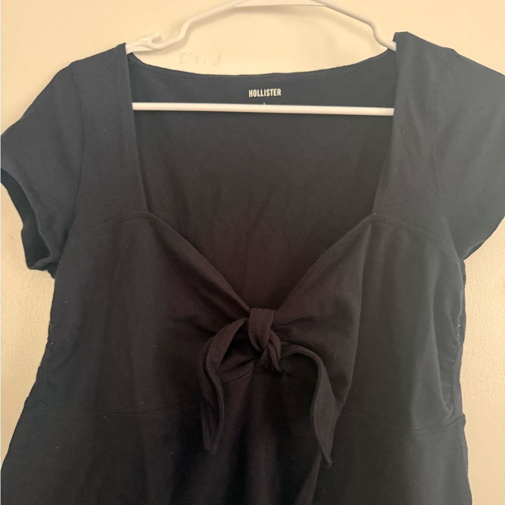 Hollister Black Tie-Front Crop Top